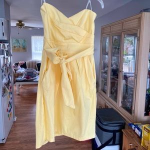 Light yellow sweetheart neck dress